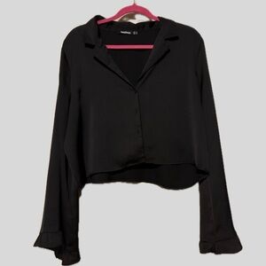 Boohoo cropped flare sleeve satin shirt in black size 12
